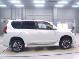 2020 Toyota Land Cruiser Prado