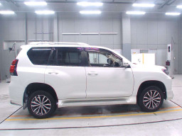 2019 Toyota Land Cruiser Prado