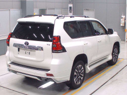 2022 Toyota Land Cruiser Prado