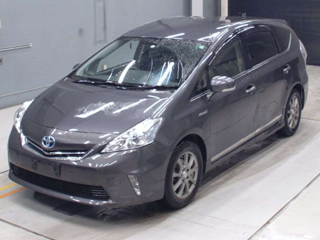 2014 Toyota Prius alpha ZVW41W[0]