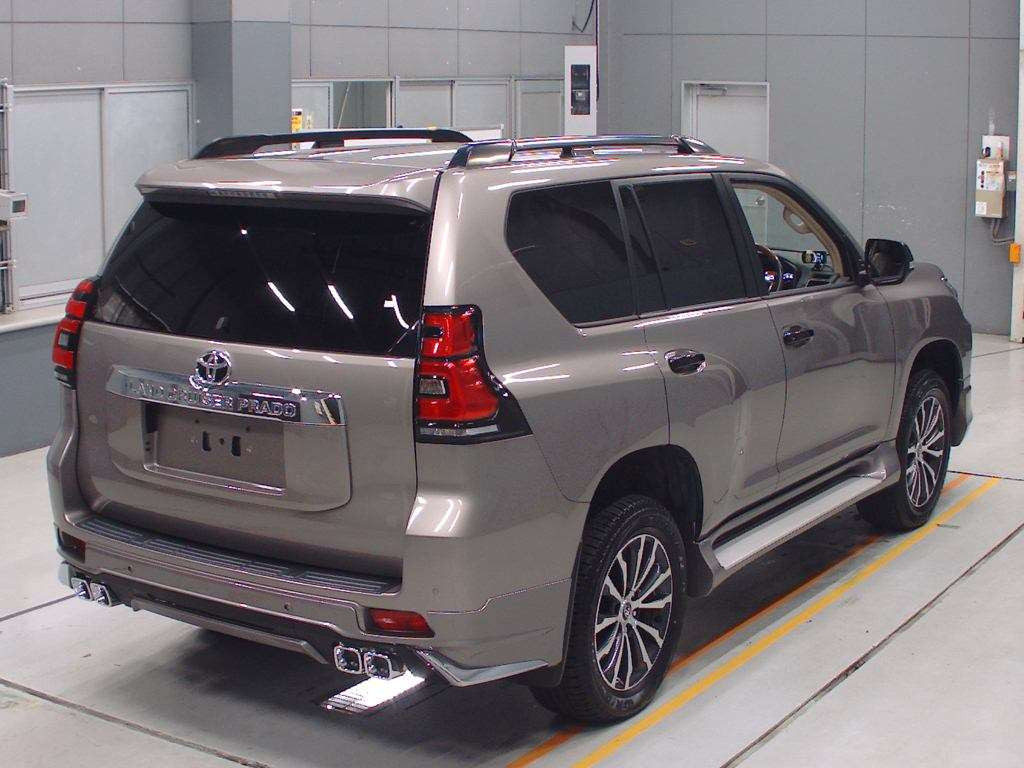 2020 Toyota Land Cruiser Prado TRJ150W[1]