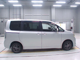 2009 Toyota Voxy