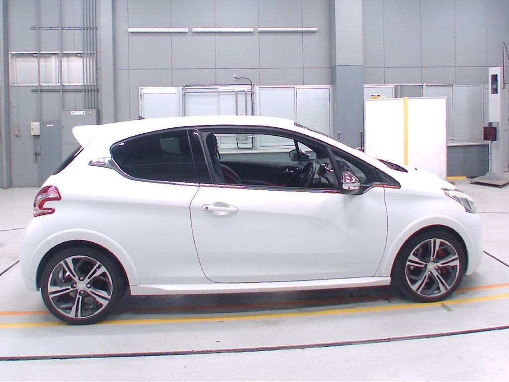 2015 Peugeot 208 A9C5F03[2]