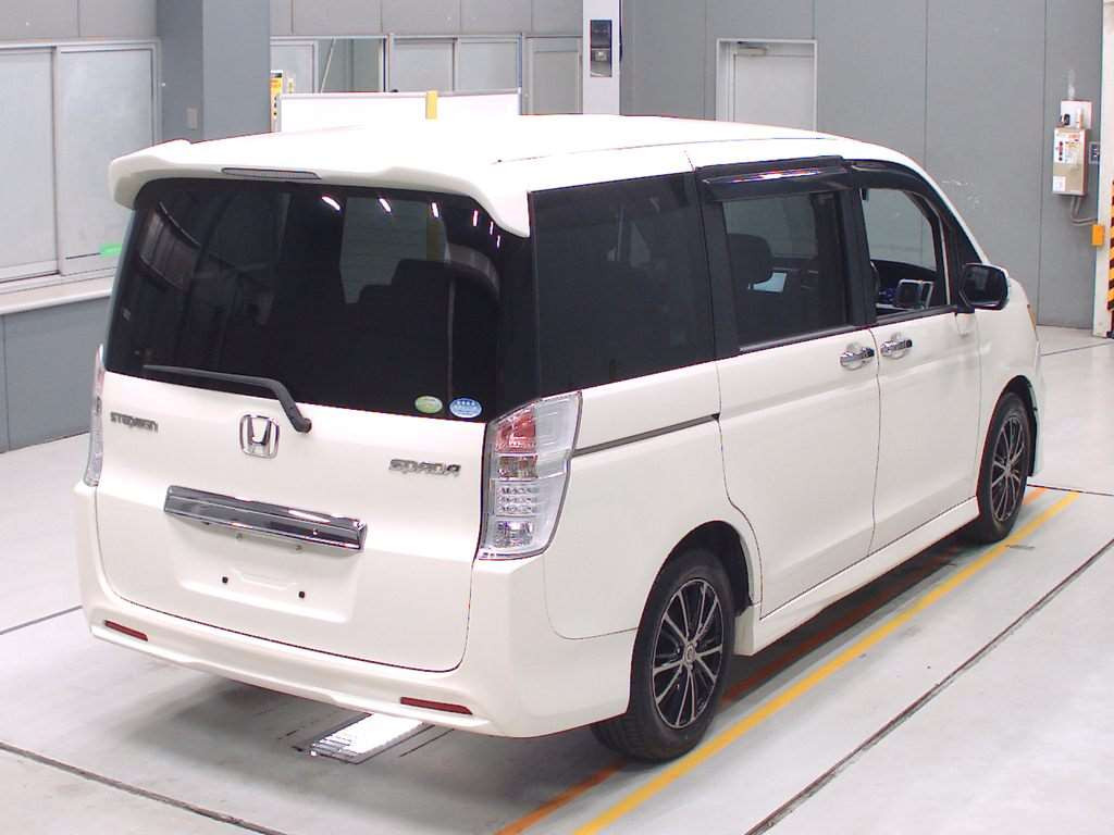 2012 Honda Step WGN Spada RK5[1]