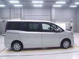 2020 Toyota Noah