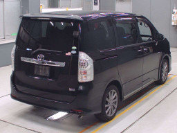 2013 Toyota Voxy