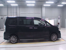 2013 Toyota Voxy