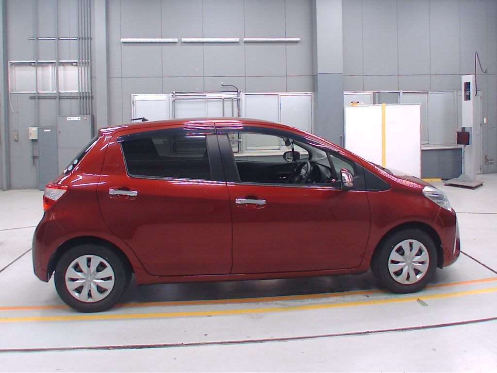 2018 Toyota Vitz NSP130[2]