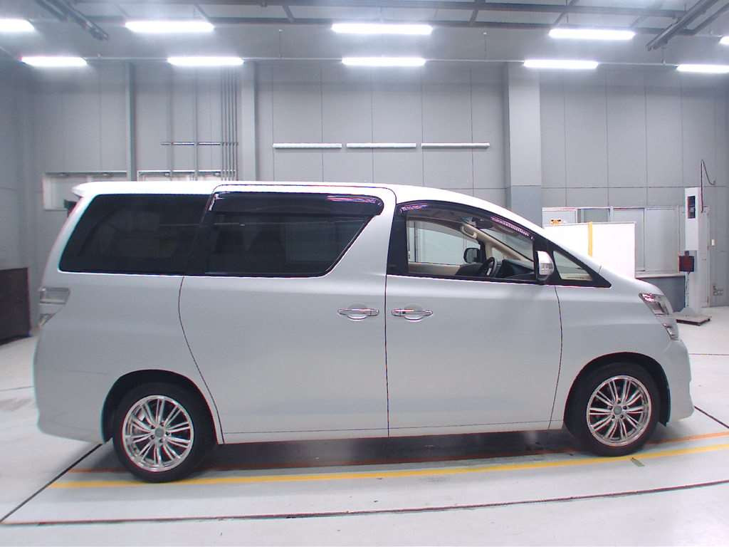 2014 Toyota Vellfire ANH20W[2]