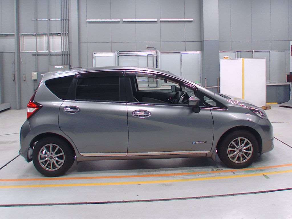 2016 Nissan Note HE12[2]