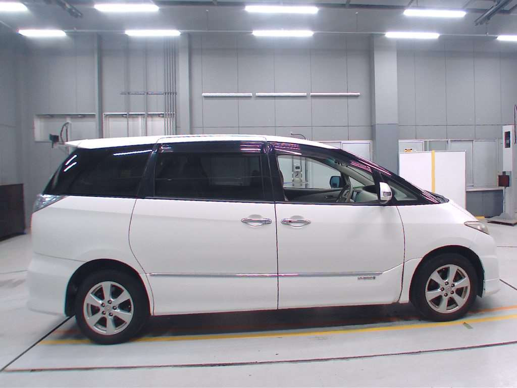 2011 Toyota Estima Hybrid AHR20W[2]