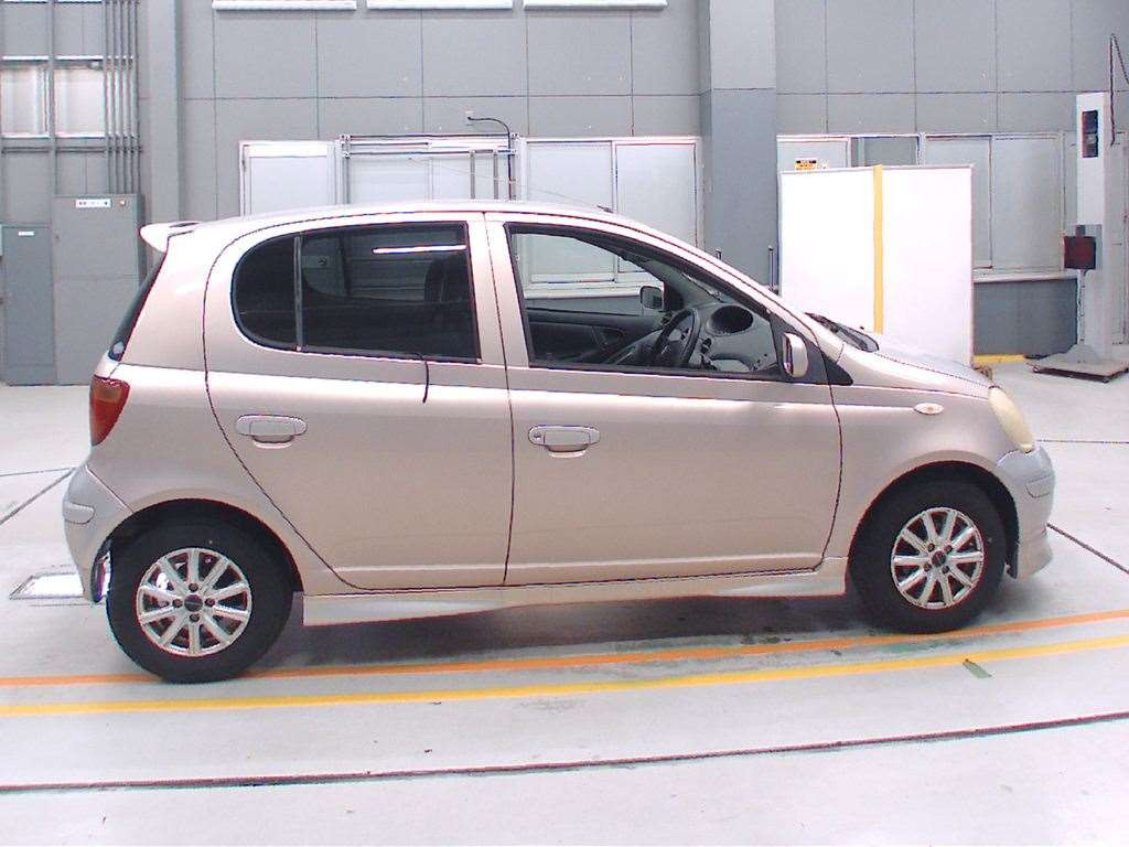 2002 Toyota Vitz NCP10[2]