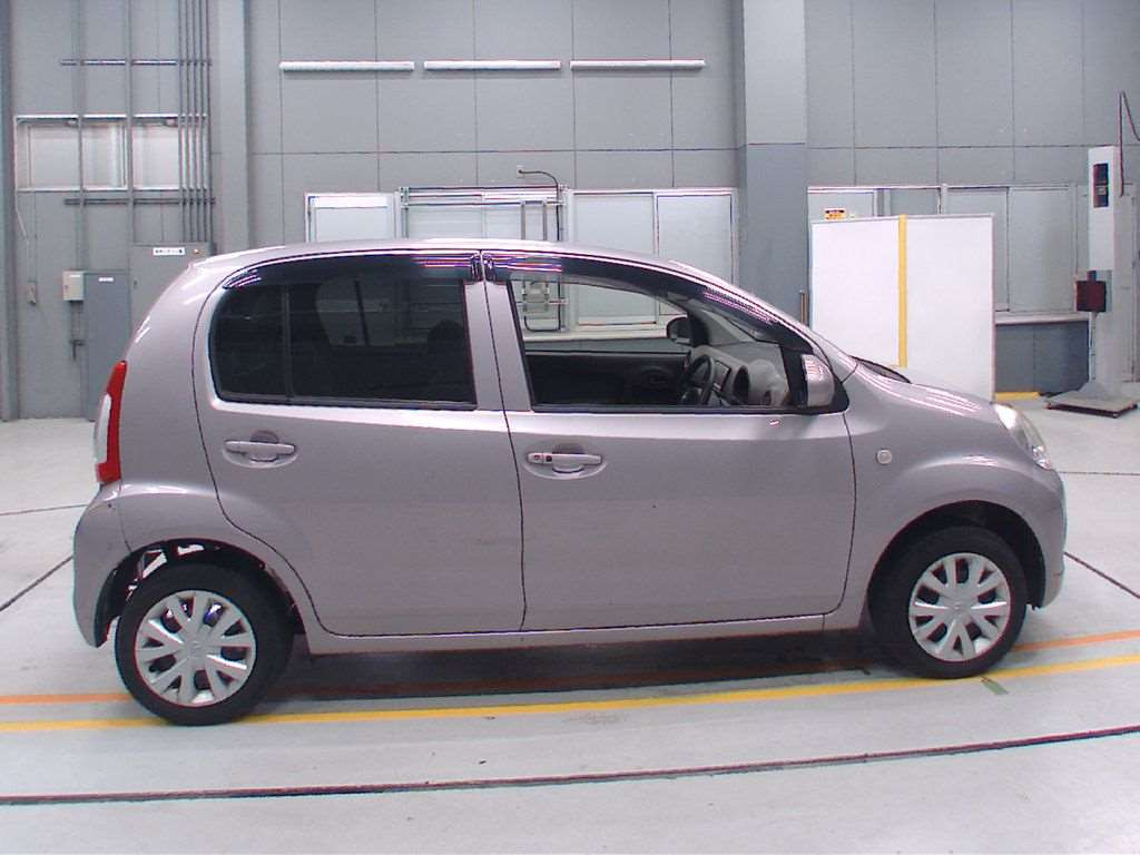 2014 Toyota Passo KGC30[2]