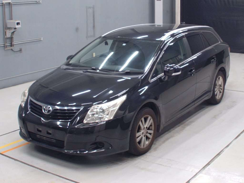 2011 Toyota Avensis Wagon ZRT272W[0]