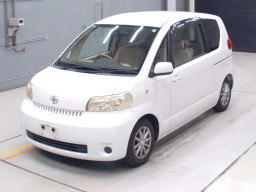 2005 Toyota Porte