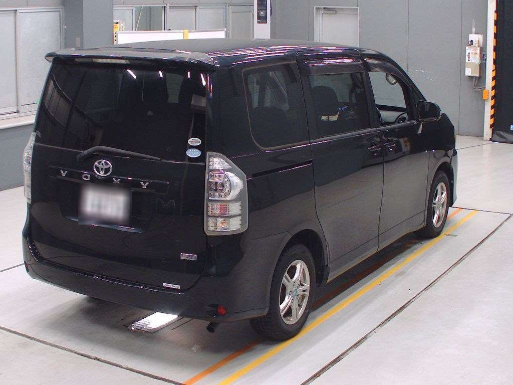 2010 Toyota Voxy ZRR70G[1]