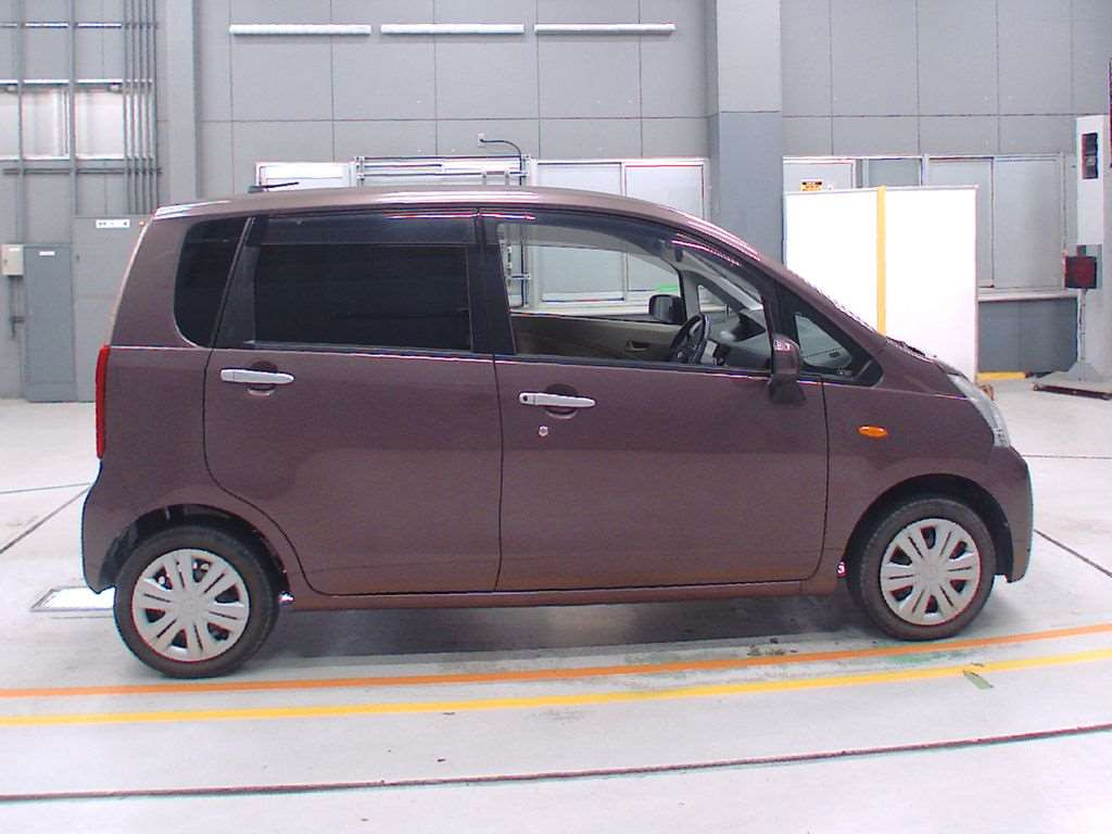 2011 Daihatsu Move LA100S[2]