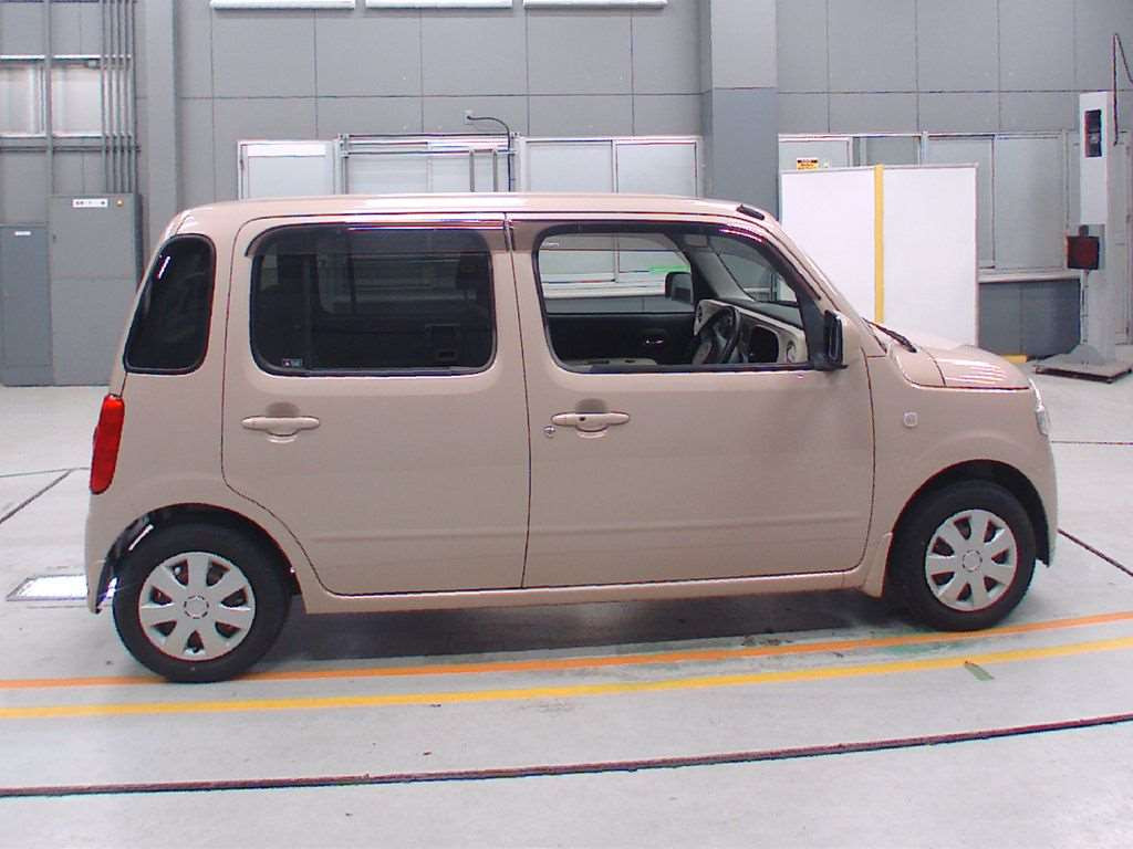 2009 Daihatsu Mira Cocoa L675S[2]