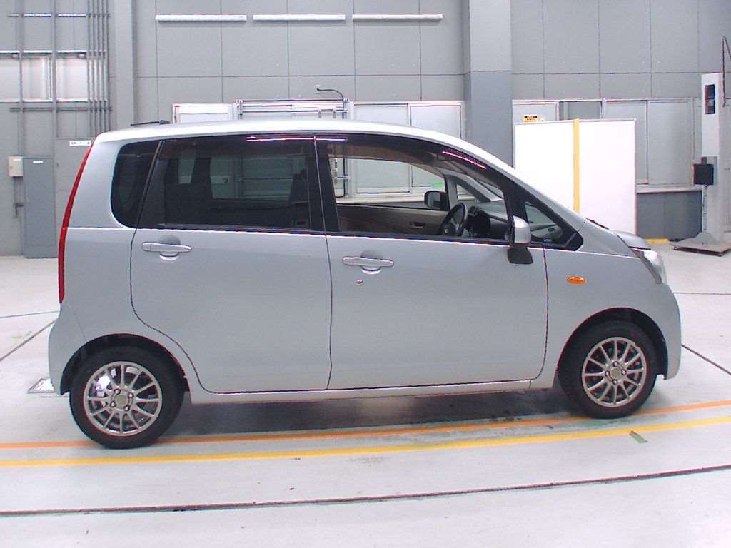 2013 Daihatsu Move LA100S[2]