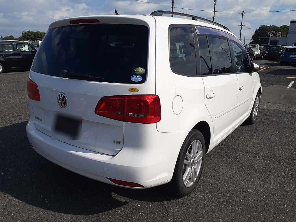 2013 Volkswagen Golf Touran 1TCTH[1]