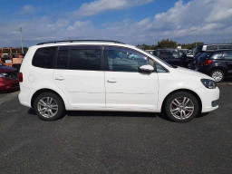 2013 Volkswagen Golf Touran