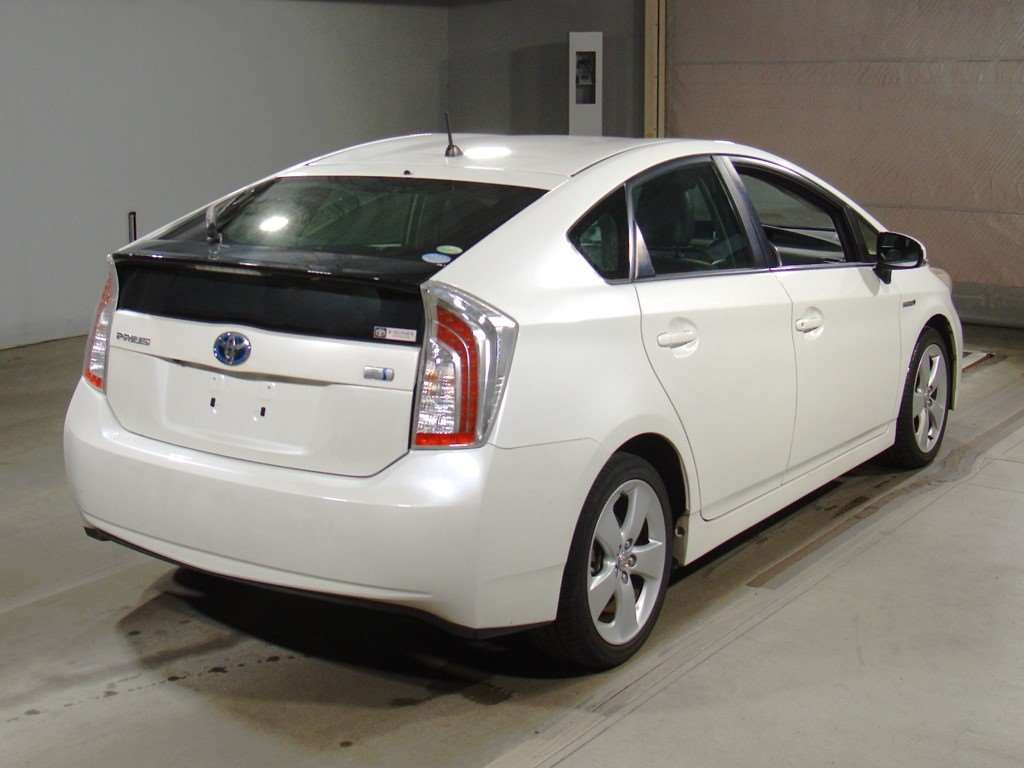 2013 Toyota Prius ZVW30[1]