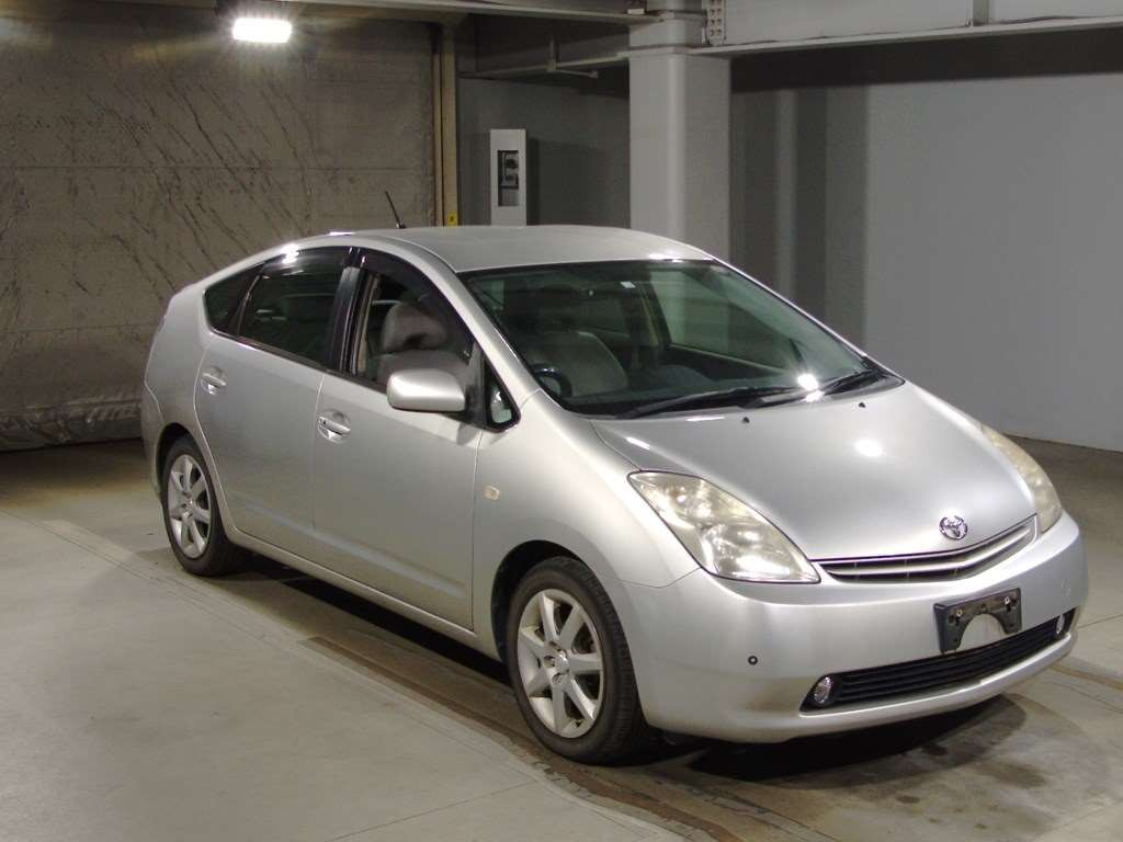 2004 Toyota Prius NHW20[2]