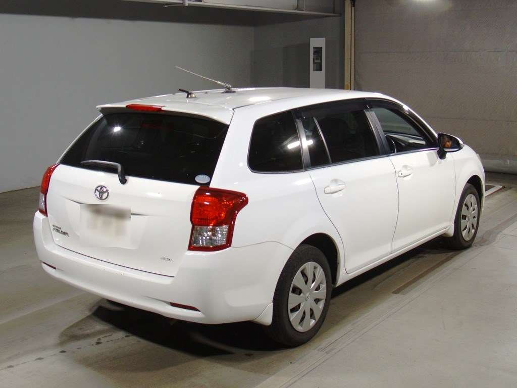 2013 Toyota Corolla Fielder NZE164G[1]