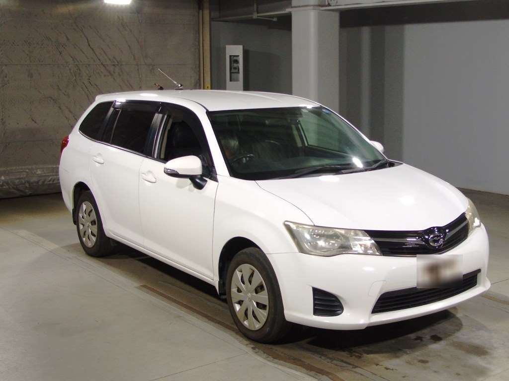 2013 Toyota Corolla Fielder NZE164G[2]