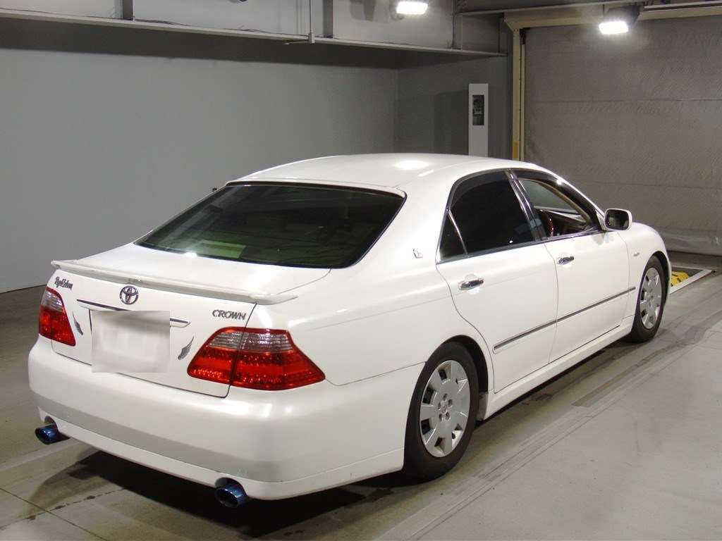 2006 Toyota Crown GRS180[1]