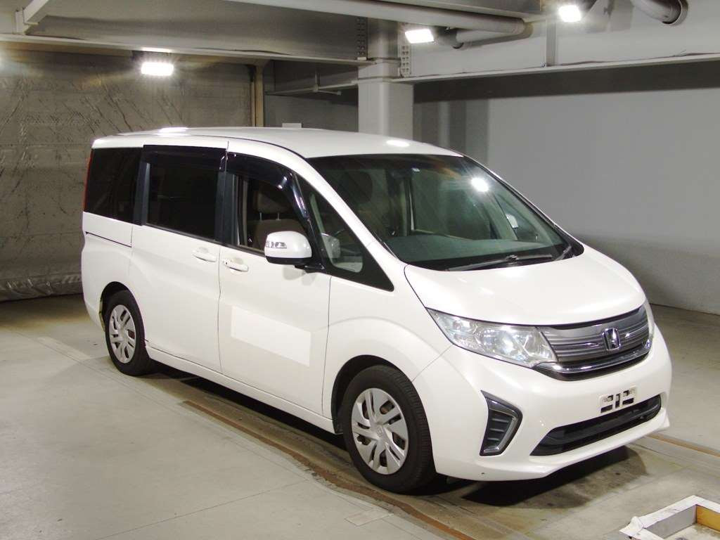 2015 Honda Step WGN RP1[2]