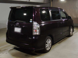 2010 Toyota Voxy