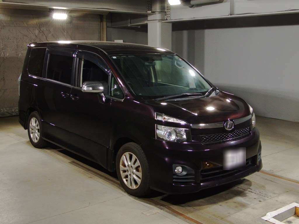 2010 Toyota Voxy ZRR70W[2]