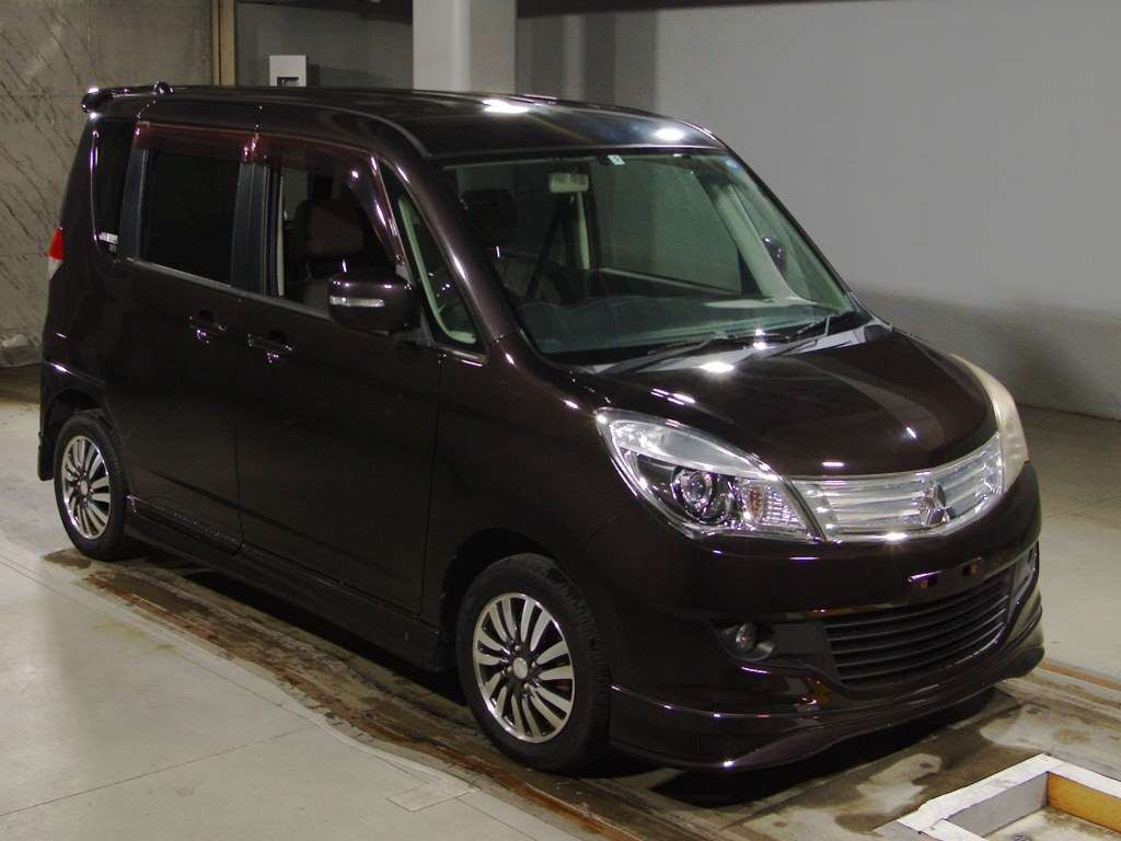 2011 Mitsubishi Delica D2 MB15S[2]