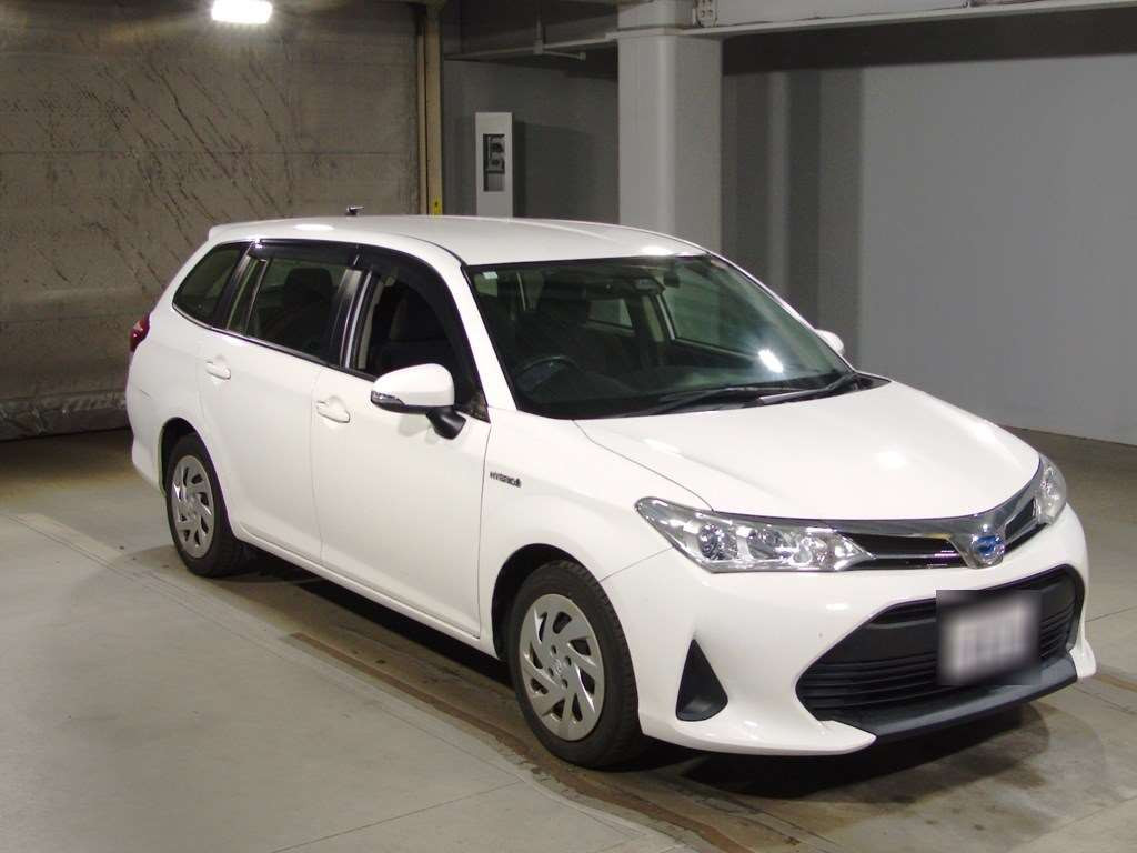 2018 Toyota Corolla Fielder NKE165G[2]