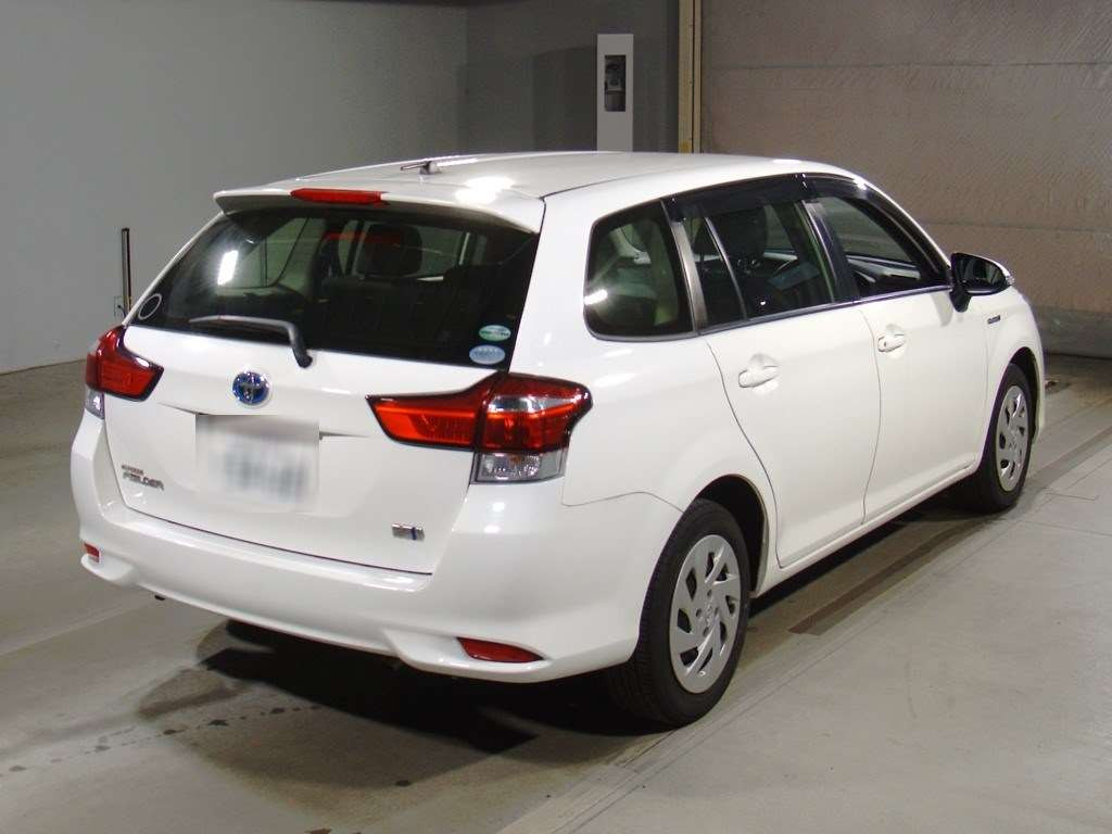 2018 Toyota Corolla Fielder NKE165G[1]