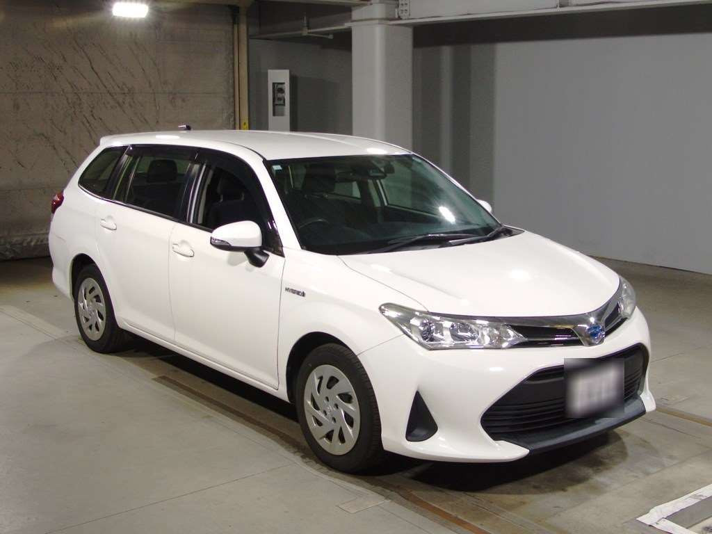 2018 Toyota Corolla Fielder NKE165G[2]