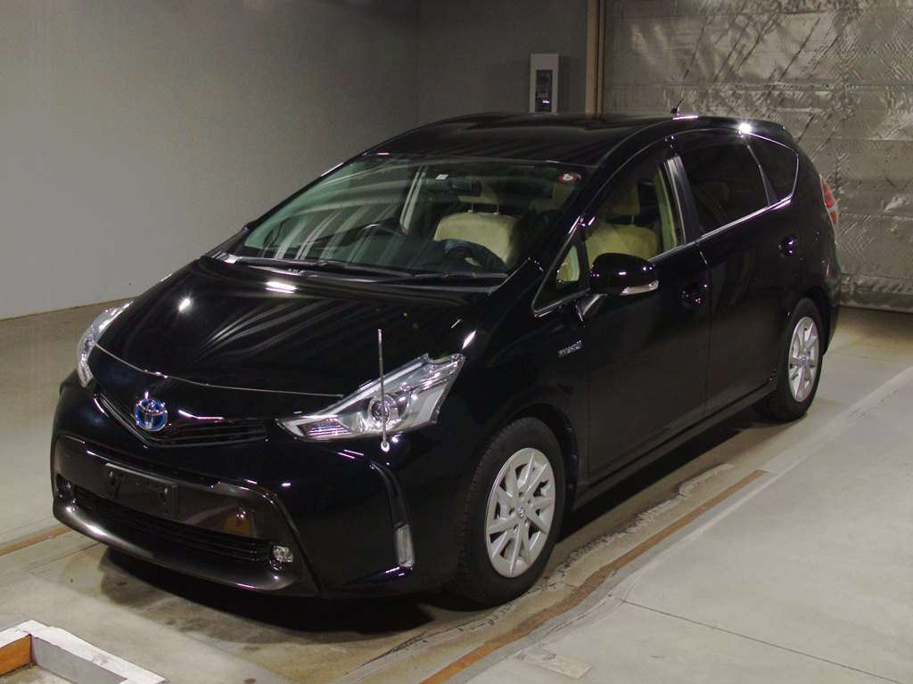 2017 Toyota Prius alpha ZVW41W[0]