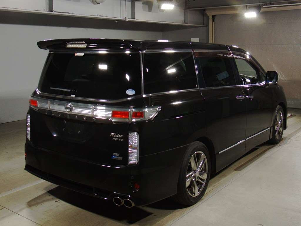 2010 Nissan Elgrand TE52[1]