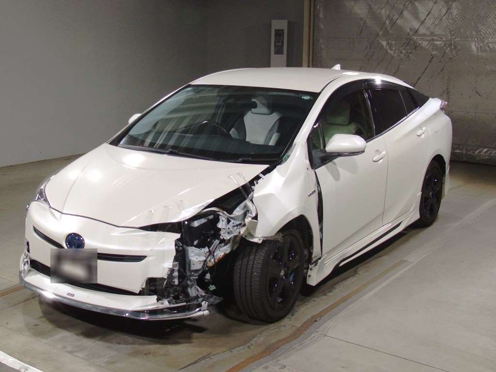 2016 Toyota Prius ZVW50[0]