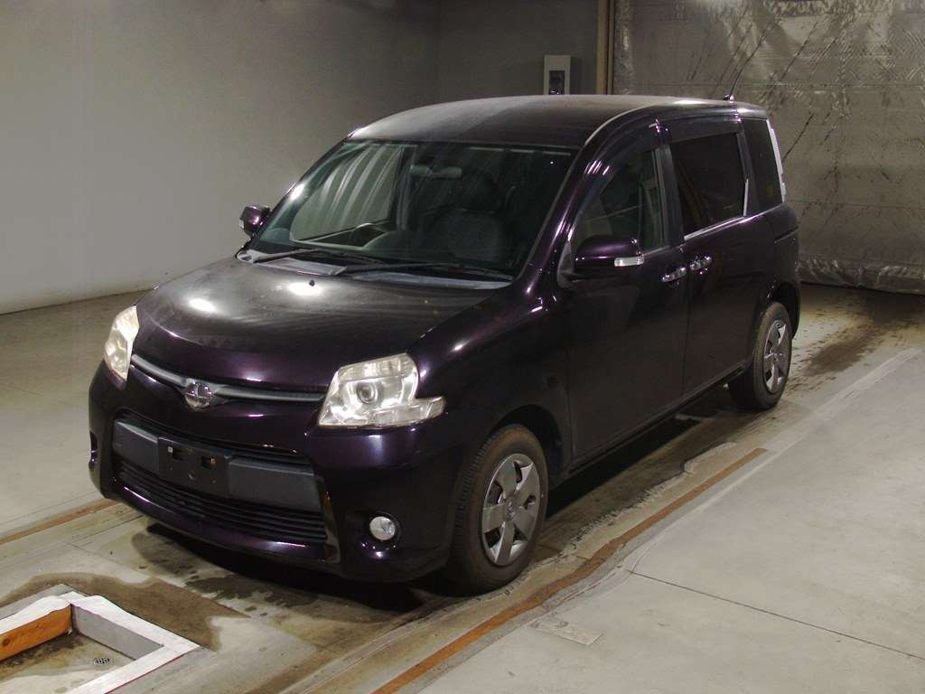 2011 Toyota Sienta NCP81G[0]