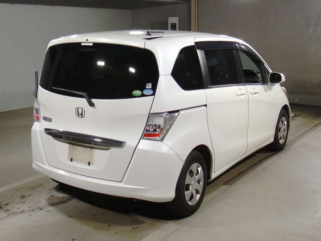 2013 Honda Freed GB3[1]