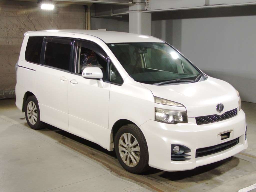 2010 Toyota Voxy ZRR70W[2]