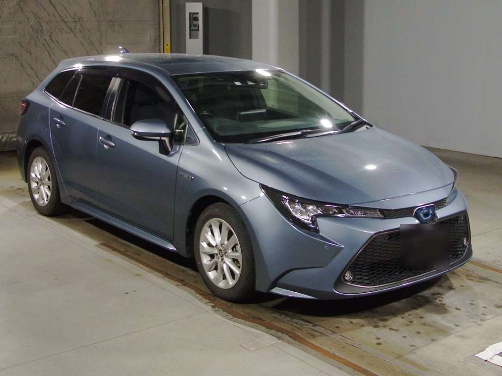 2019 Toyota Corolla Touring Wagon ZWE211W[2]