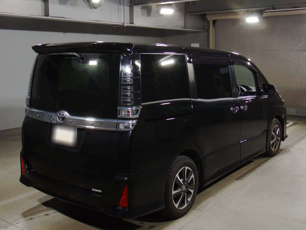 2019 Toyota Voxy ZRR80W[1]