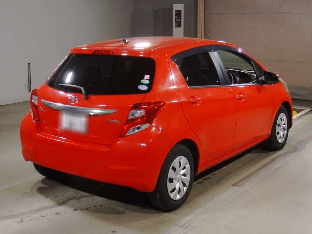 2015 Toyota Vitz NSP130[1]