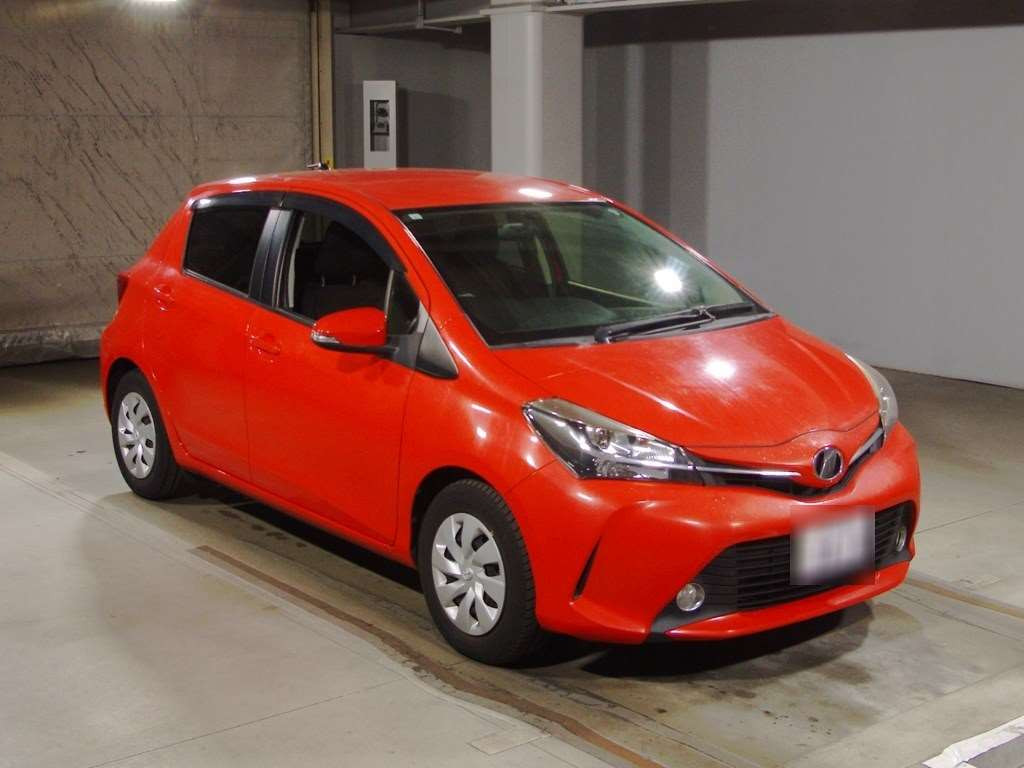 2015 Toyota Vitz NSP130[2]