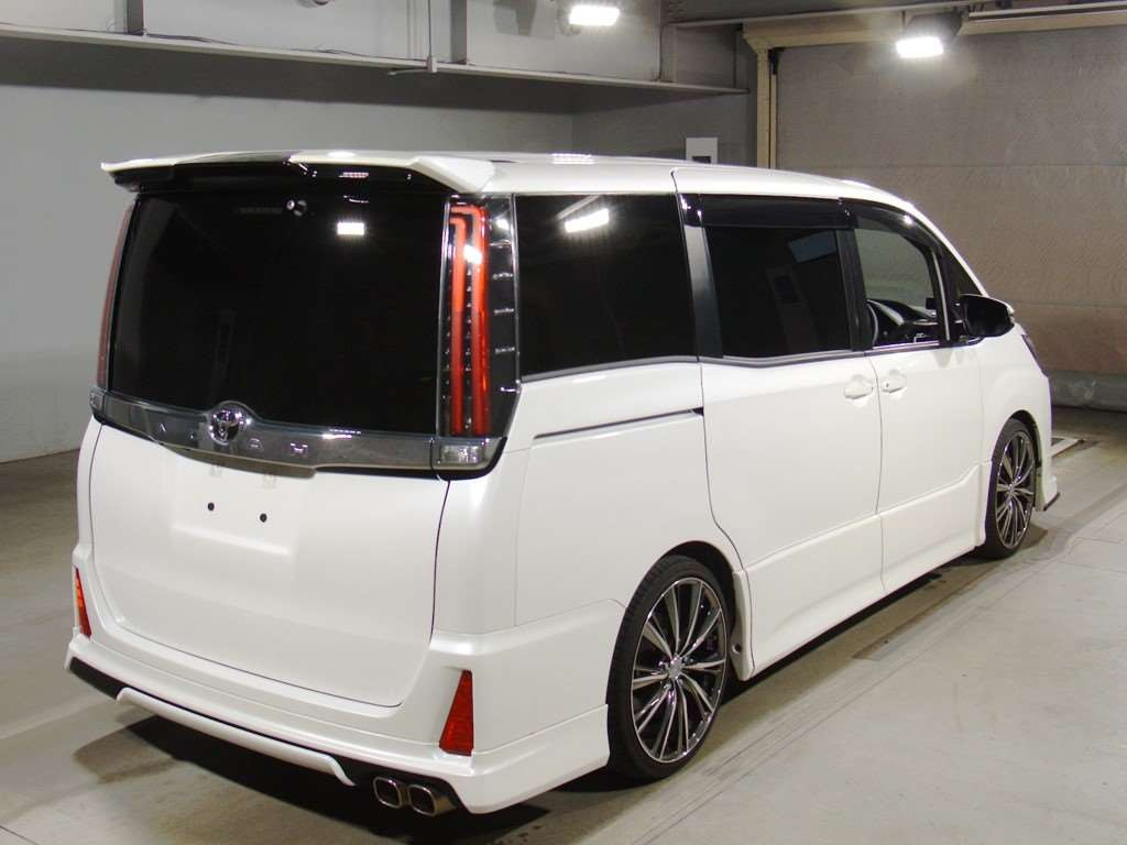 2017 Toyota Noah ZRR80W[1]