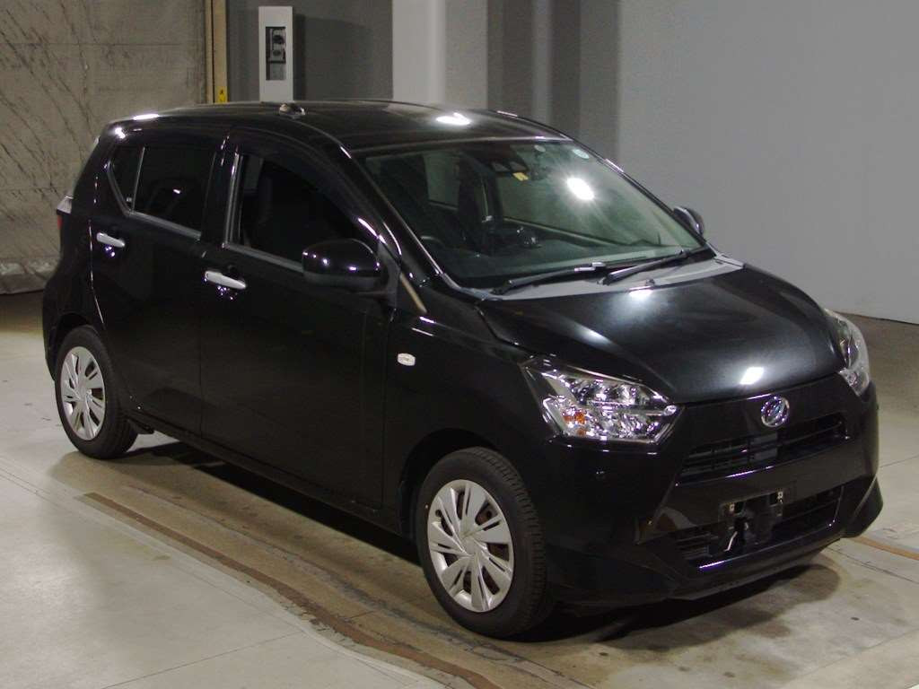 2018 Daihatsu Mira es LA350S[2]