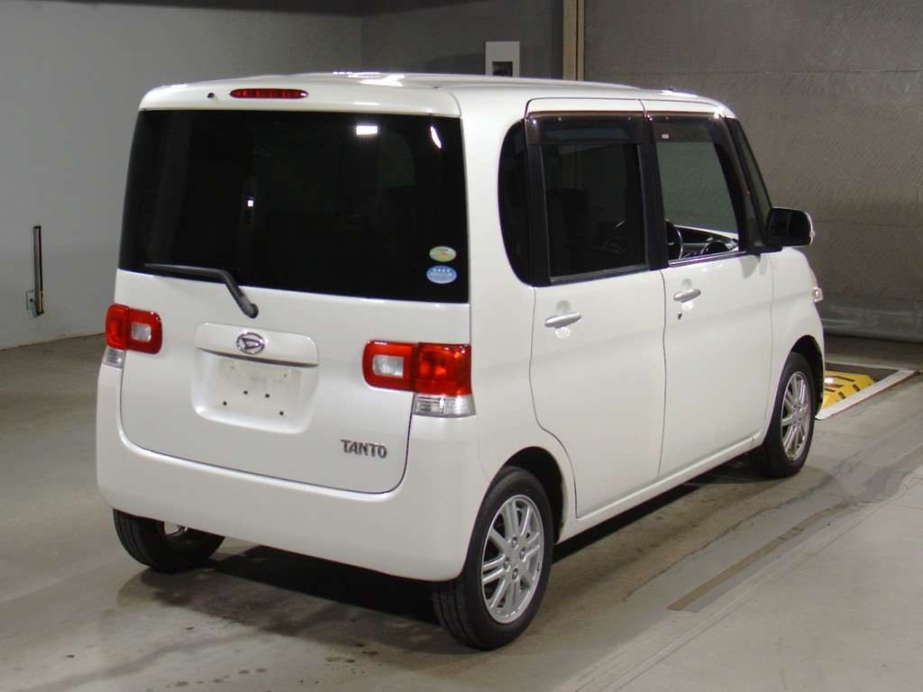 2011 Daihatsu Tanto L375S[1]